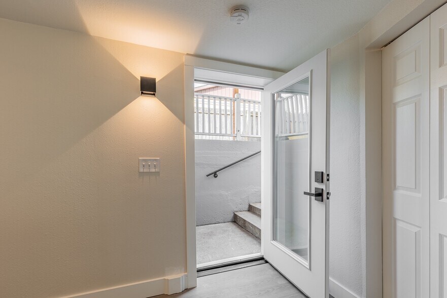 Entrance - 1144 SE 85th Ave