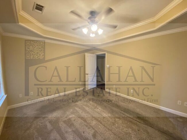 Building Photo - Base Meadows 4 bedroom