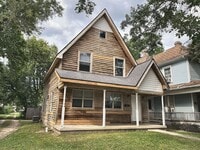 Building Photo - 18 E Grand Ave