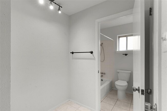 Building Photo - 8102 Red Willow Dr