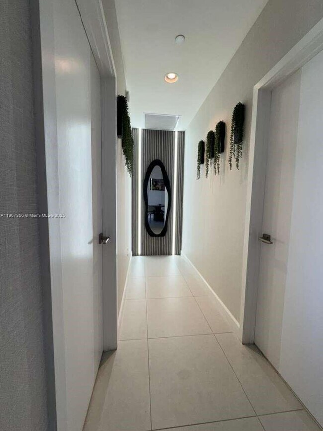 Building Photo - 5350 NW 84th Ave