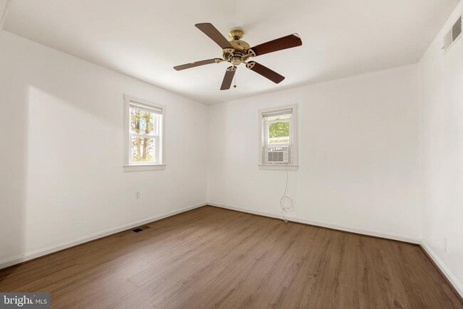 Building Photo - 10680 Mary J Champ Wy