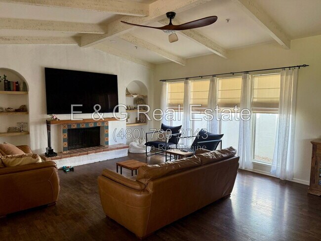 Building Photo - 8617 E Larkspur Dr