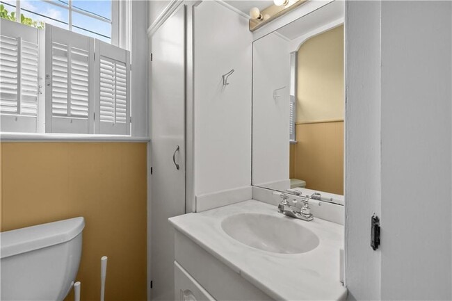 Building Photo - 58 Bedlow Ave