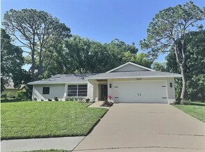 Building Photo - 2869 Thistle Ct N