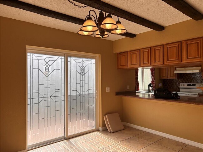 Building Photo - 2915 Pine Cone Cir