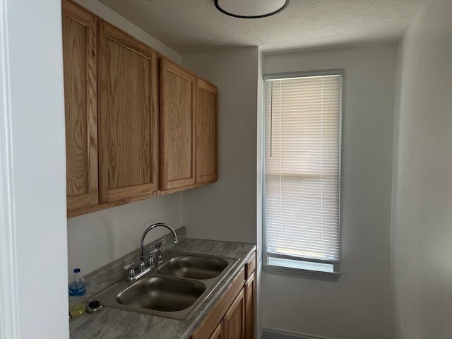 Kitchen - 6 Winthrop St