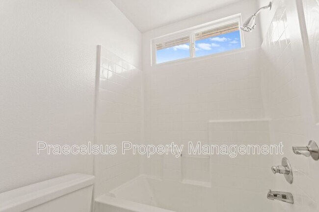 Building Photo - 421 Corte Calypso