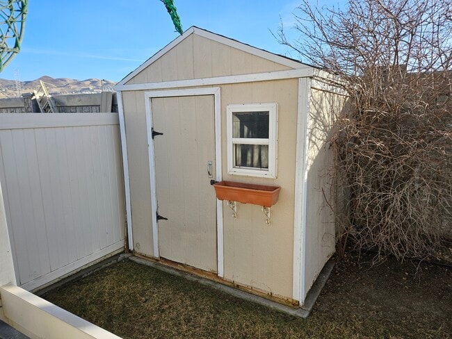 Building Photo - 1023 W Boston Ct