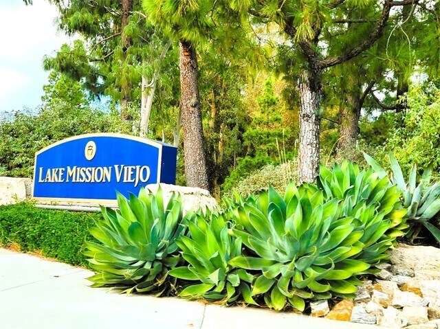 Building Photo - 28506 Barbosa