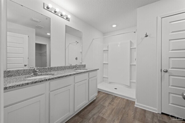 Building Photo - 7349 Lakeside Oak Ct