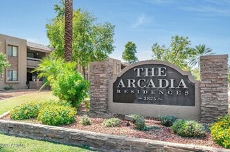 Building Photo - 3825 E Camelback Rd