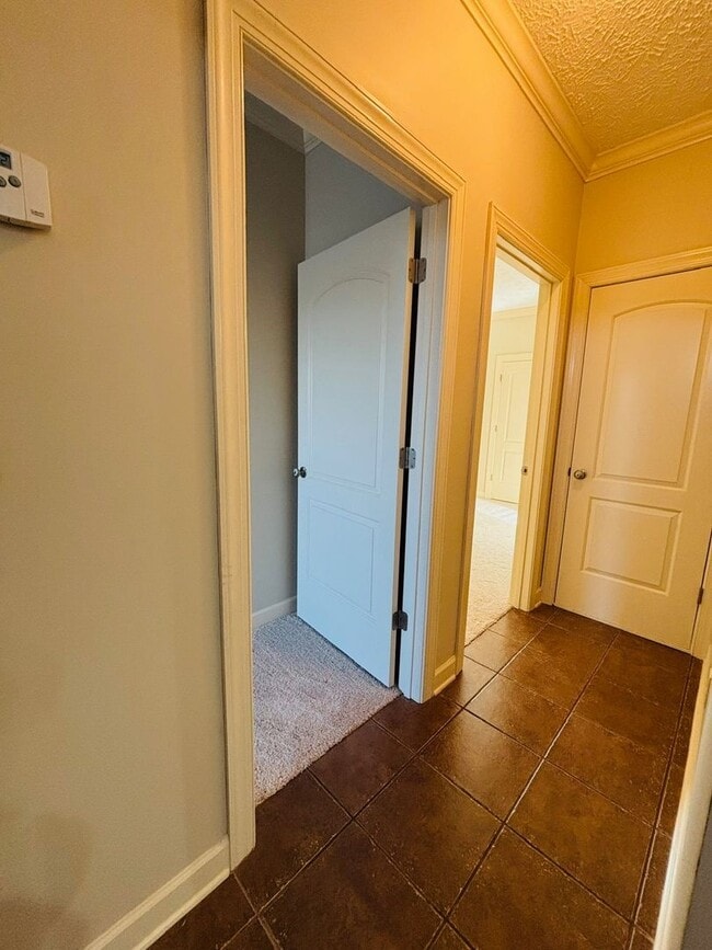 Building Photo - Walnut Trace Subdivision