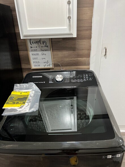 WASHER - 905 N Layton Ave