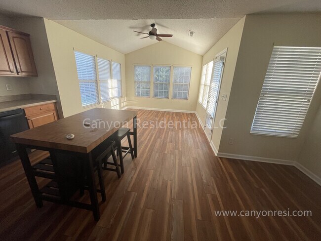 Building Photo - 500 Rockbridge Dr