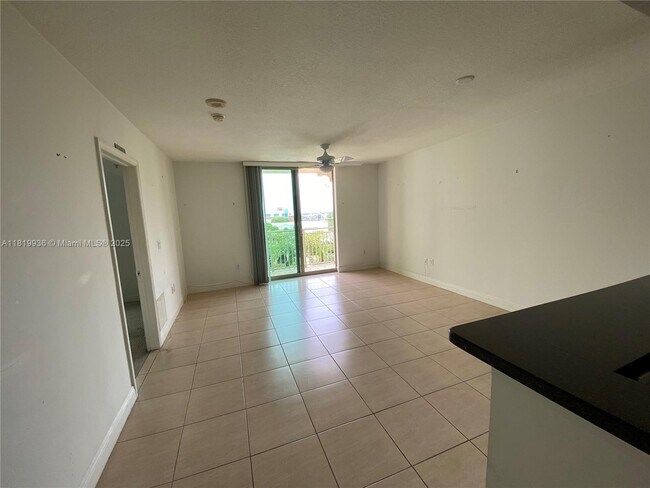 Building Photo - 610 Clematis St