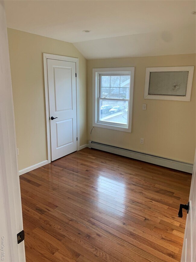 Building Photo - 172-19 144th Rd