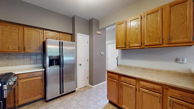 Building Photo - 1237 Cranbrook Dr