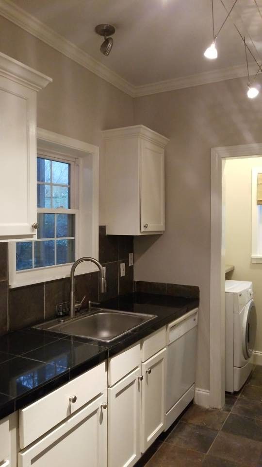 Building Photo - 1235 Linden Pl