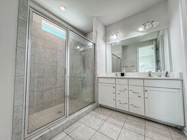 Building Photo - Stunning and Spacious 4 Bed 3.5 Bath End Unit Townhome In Highly Desired Goose Creek Club