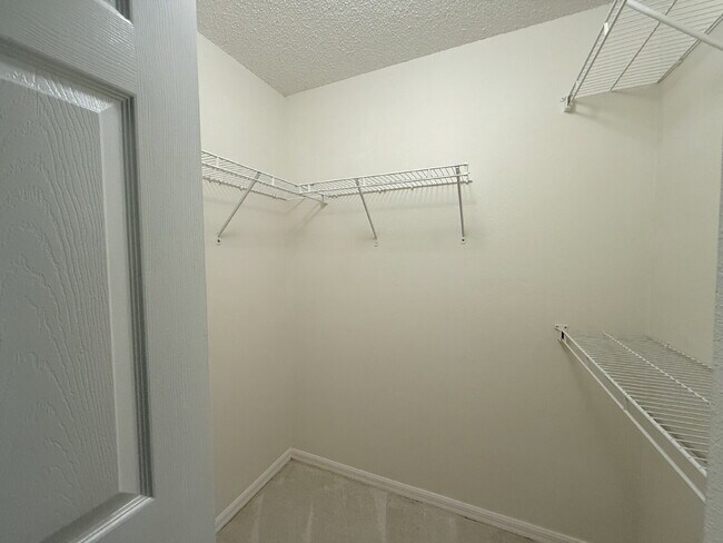 Building Photo - Heritage Pines active 55+ community 2/2 villa