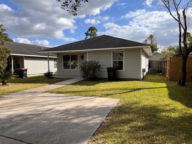 Building Photo - 11842 Greencanyon Dr