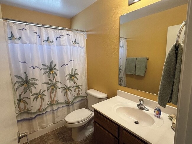 Building Photo - 776 W Fairlane Ct