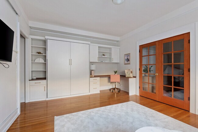 Building Photo - 2015 NW Flanders St