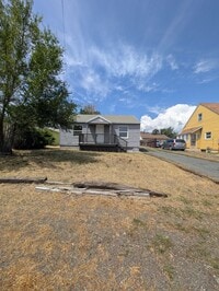 Building Photo - 3 Bedroom 1 bath house