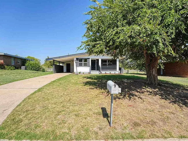 Building Photo - 4305 NW Ridgecrest Dr