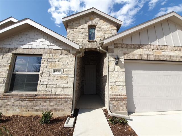 Building Photo - 1409 Black Oak Dr