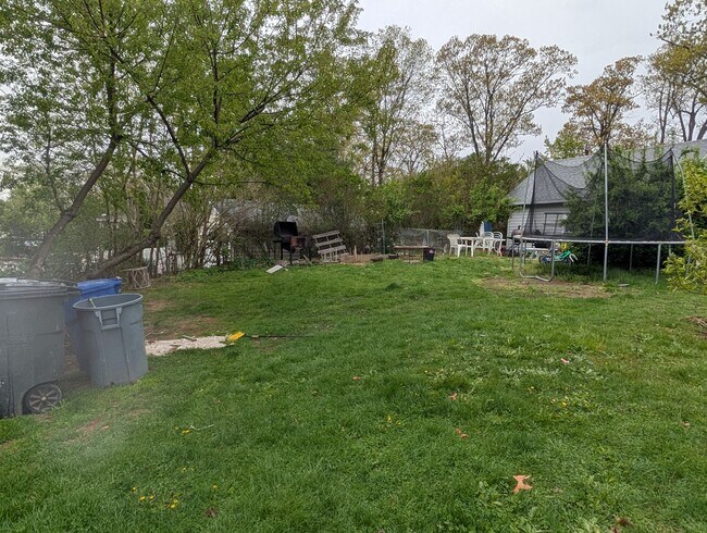 Building Photo - 677 Gerard Ave