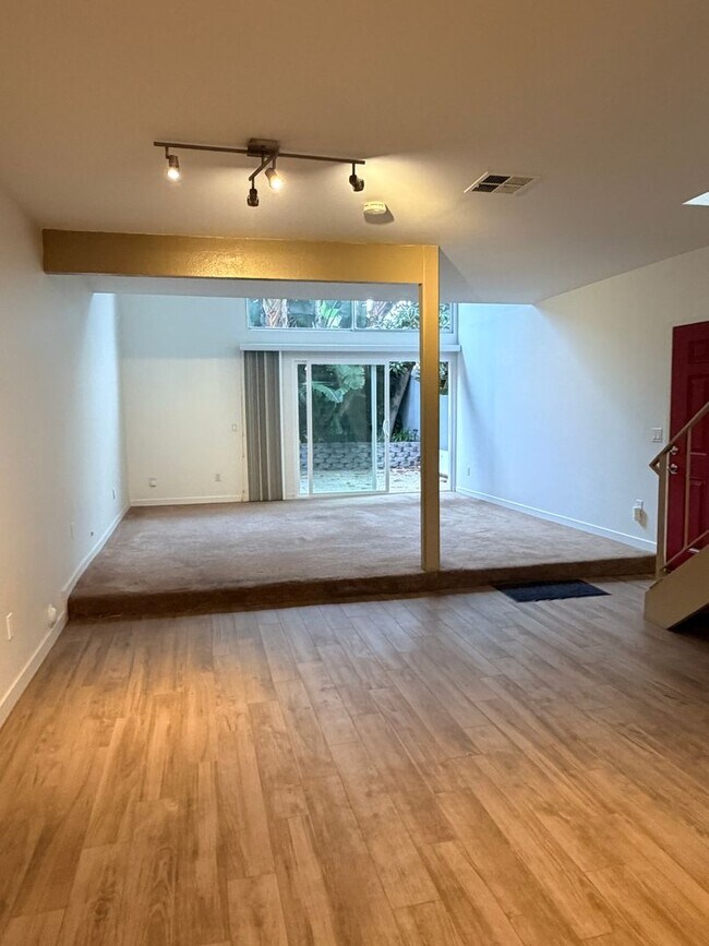 Building Photo - 33938 Alcazar Dr