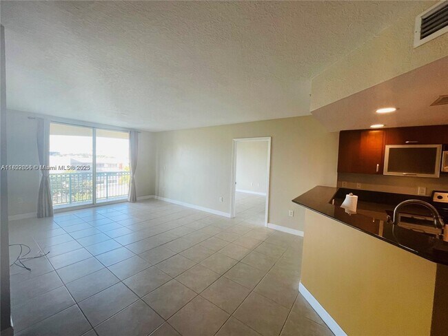 Building Photo - 201 Golden Isles Dr