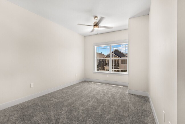 Building Photo - Stonecrest South STE 105 &amp; Unit 205