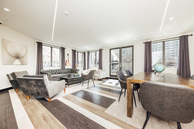 Building Photo - 4 York Ave