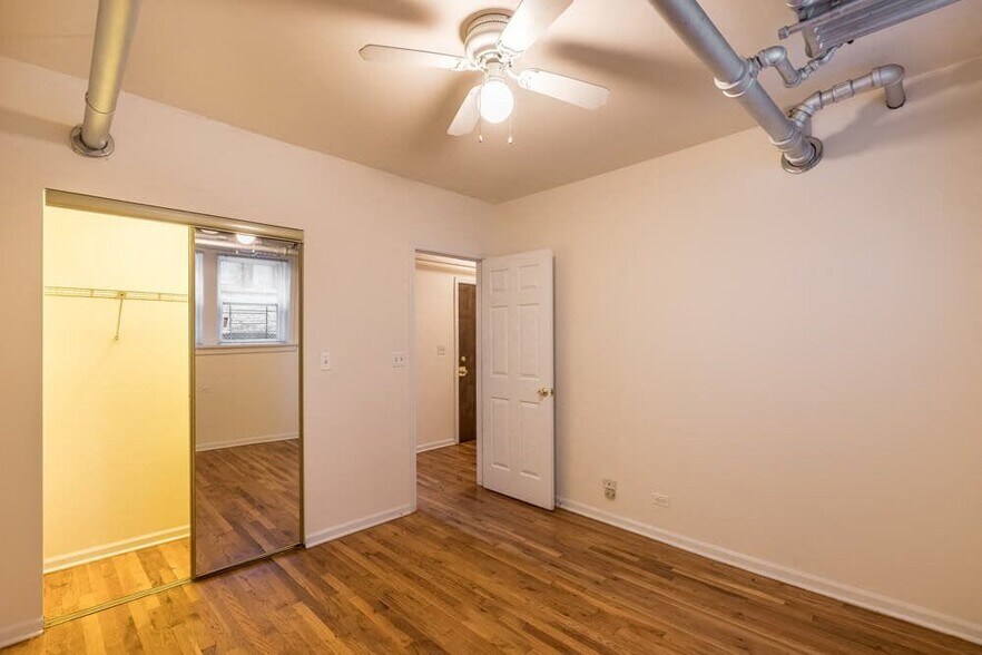 Building Photo - 722 W Barry Ave