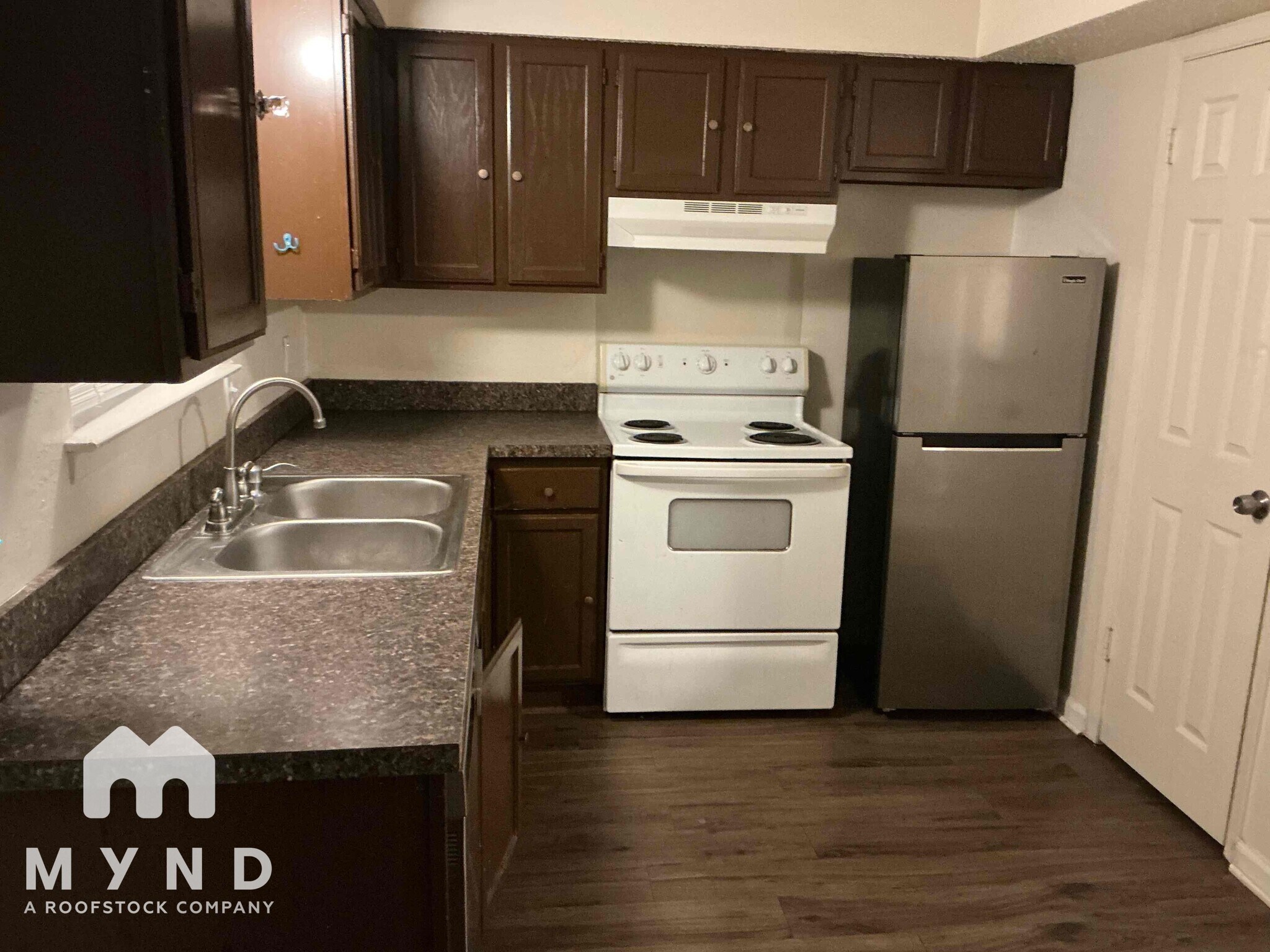 Building Photo - 2806 Wimbledon Ct