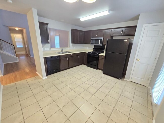 Building Photo - 2410 Charlie Harley Dr