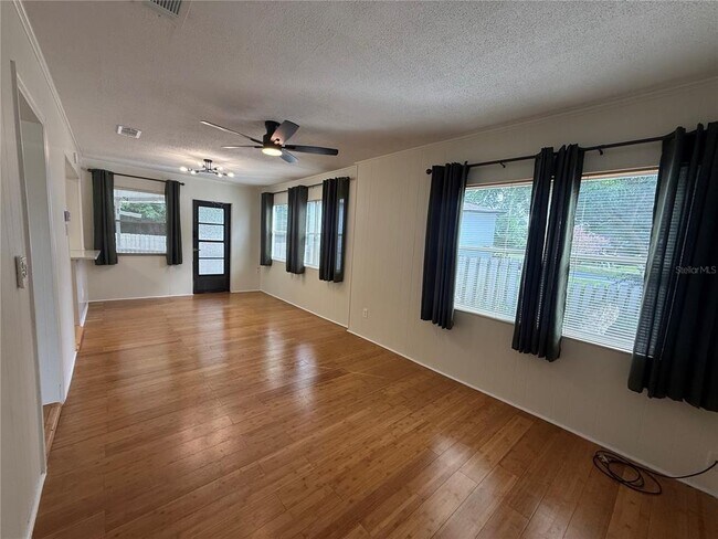 Building Photo - 465 Briarcliff Ave