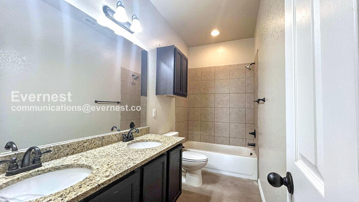 Building Photo - 194 Joanne Cv