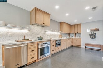 Building Photo - 3043 Tahoe Pl