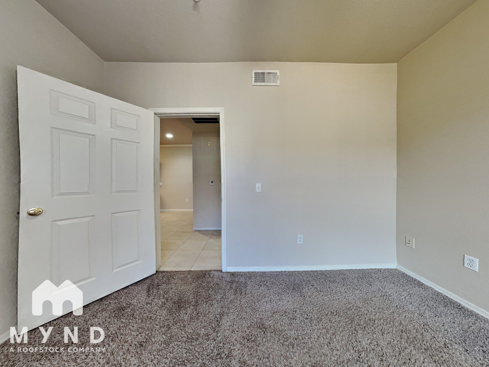 Building Photo - 5401 E Van Buren St