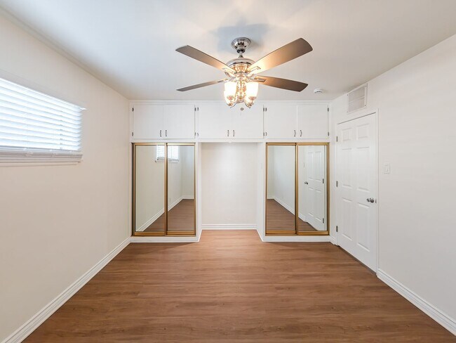 Building Photo - Charming 2-Bedroom Retreat in La Crescenta – Available Now! OPEN HOUSE SATURDAY 6/13 FROM 2:30 PM...