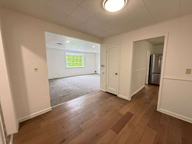 Building Photo - 3 Bedroom 1 Bathroom Greenwood Home!
