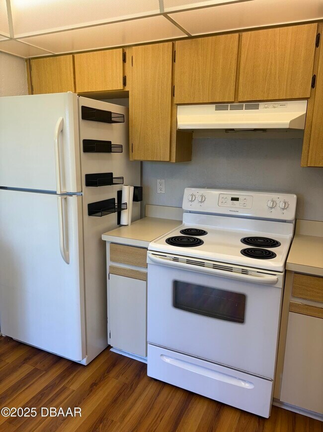 Building Photo - 275 Indigo Dr