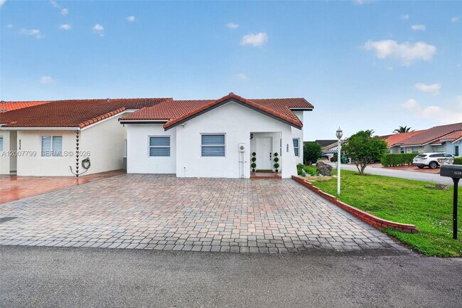 Building Photo - 4530 SW 143rd Pl