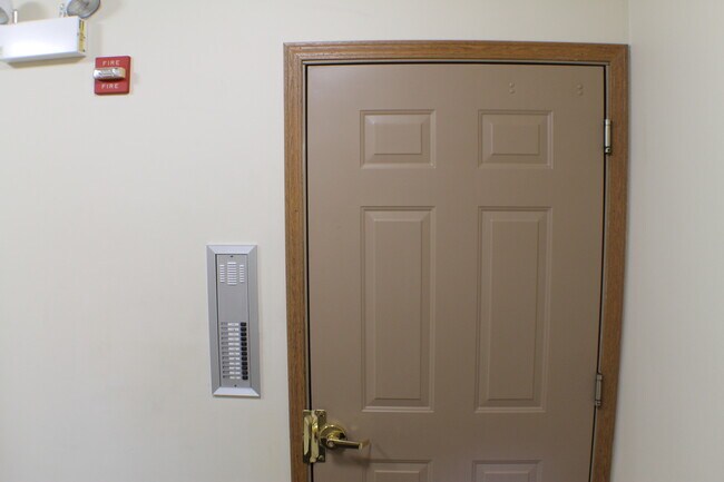 Building Photo - 1545 Crystal Rock Ct