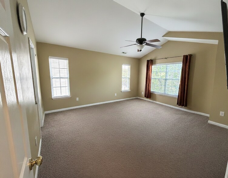 Building Photo - 12018 Royal Castle Ct
