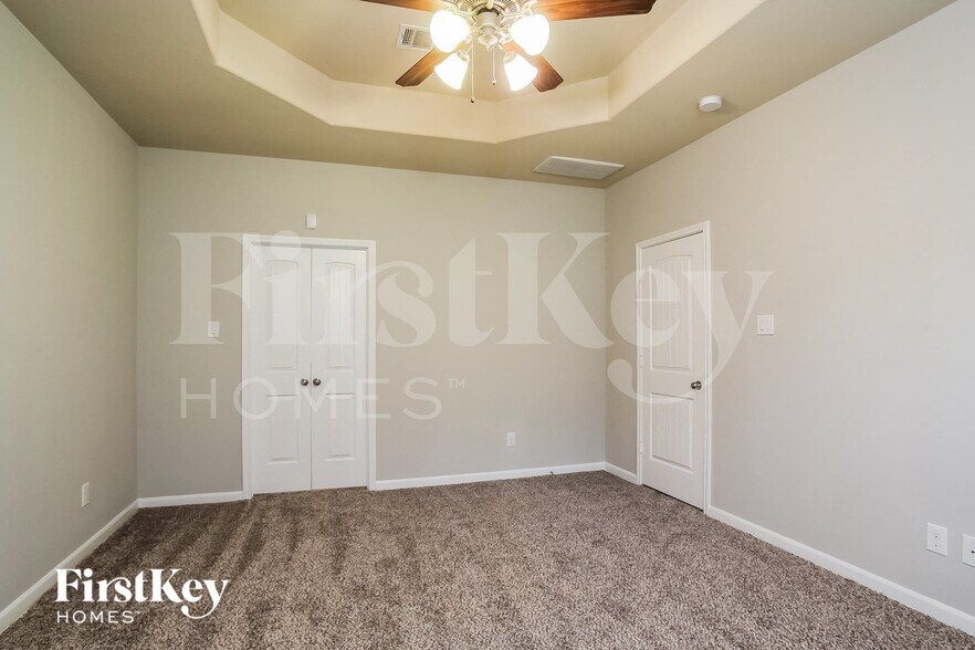 Building Photo - 16106 Broadwater Dr